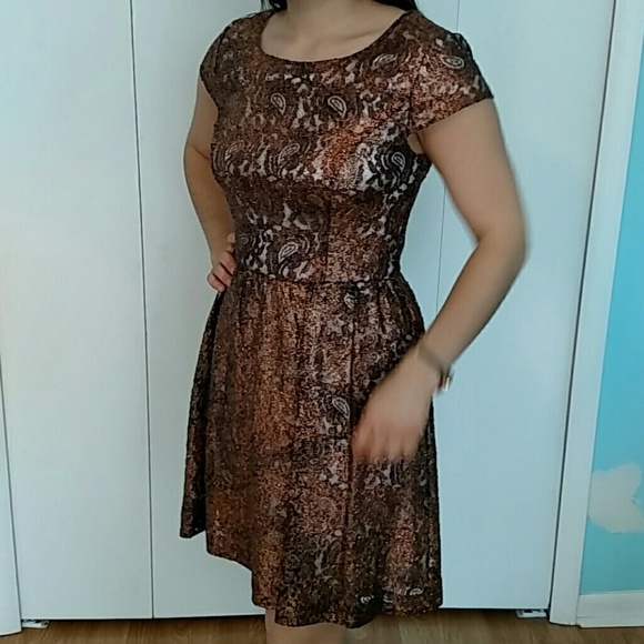 STUNNING Rose Gold Kensie Metallic Lace Foil Dress - Picture 3 of 8